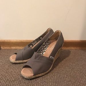 TOMS wedges NWOT